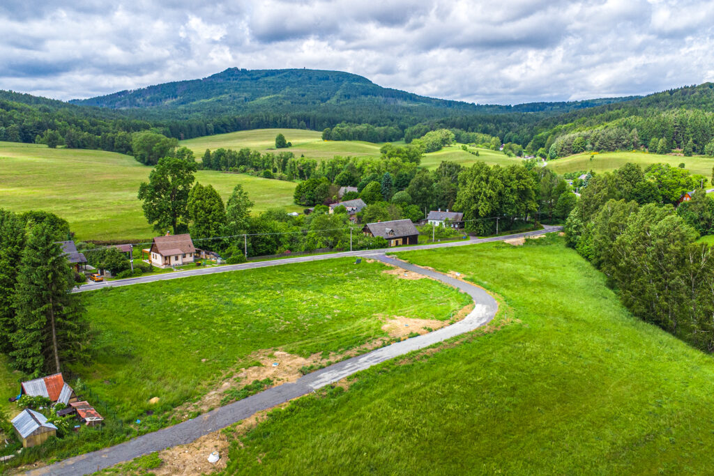 Prodej pozemků k bydlení, Petrovice v Lužických horách – Pět pozemků v nabídce!